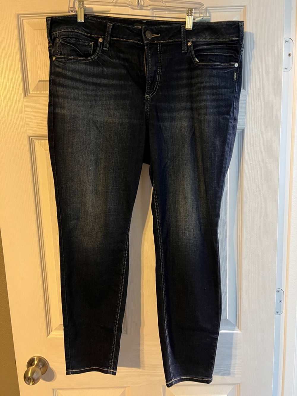 Women's Dark Wash Stretch Skinny Jeans - Black